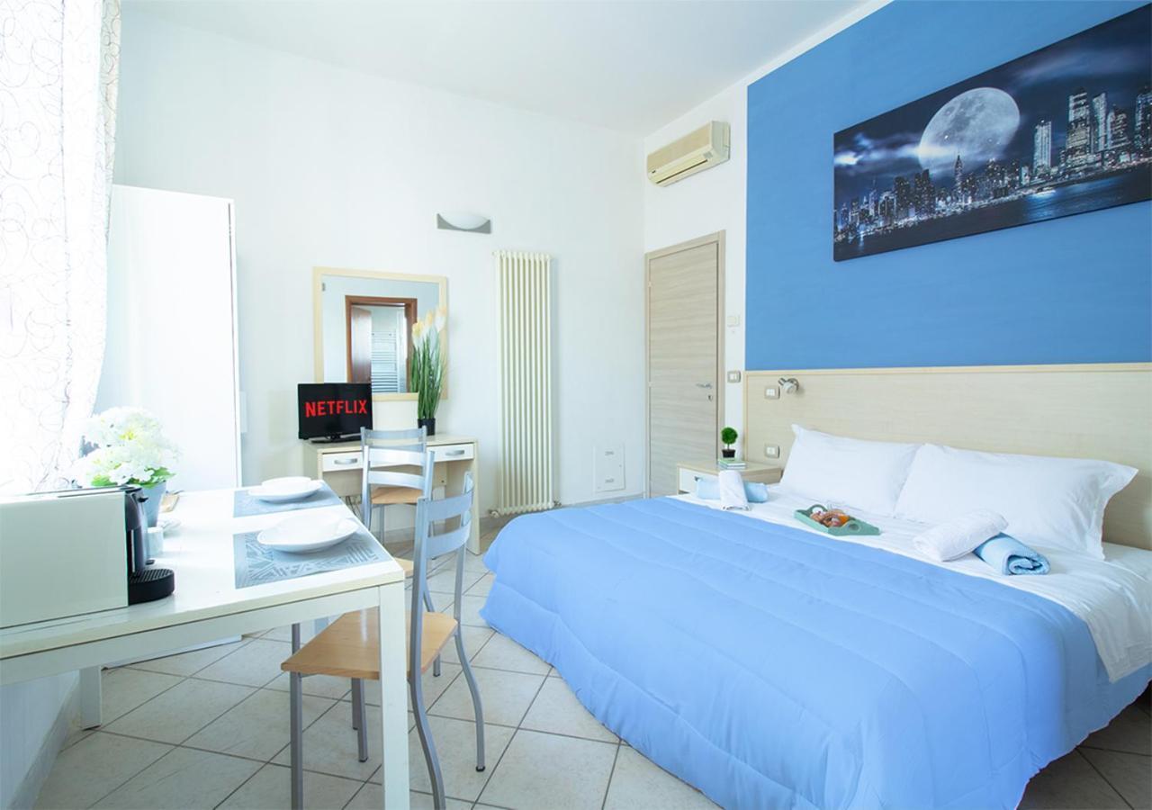 Athena Rooms - Parcheggio Privato Болонья Екстер'єр фото