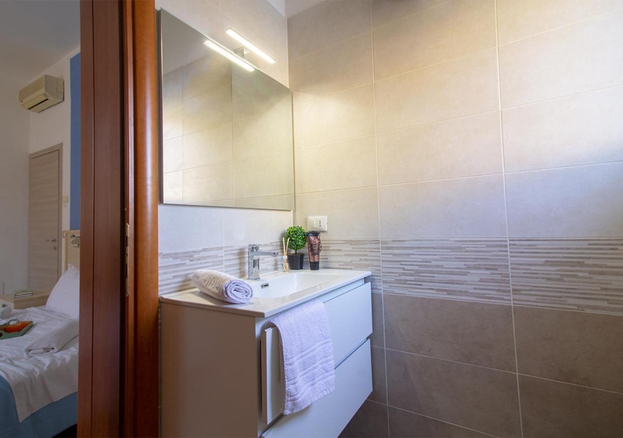 Athena Rooms - Parcheggio Privato Болонья Екстер'єр фото