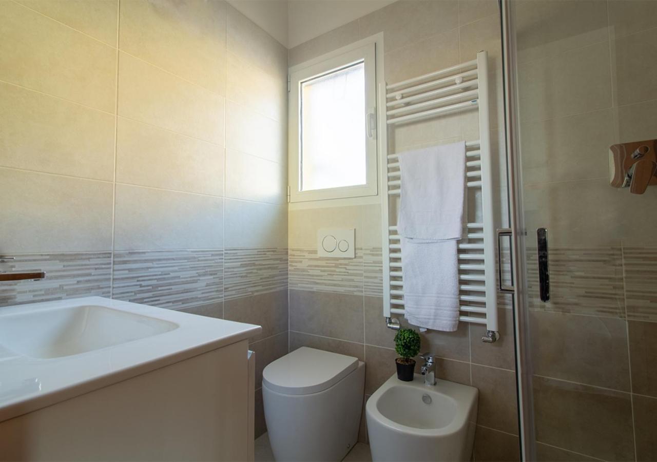 Athena Rooms - Parcheggio Privato Болонья Екстер'єр фото