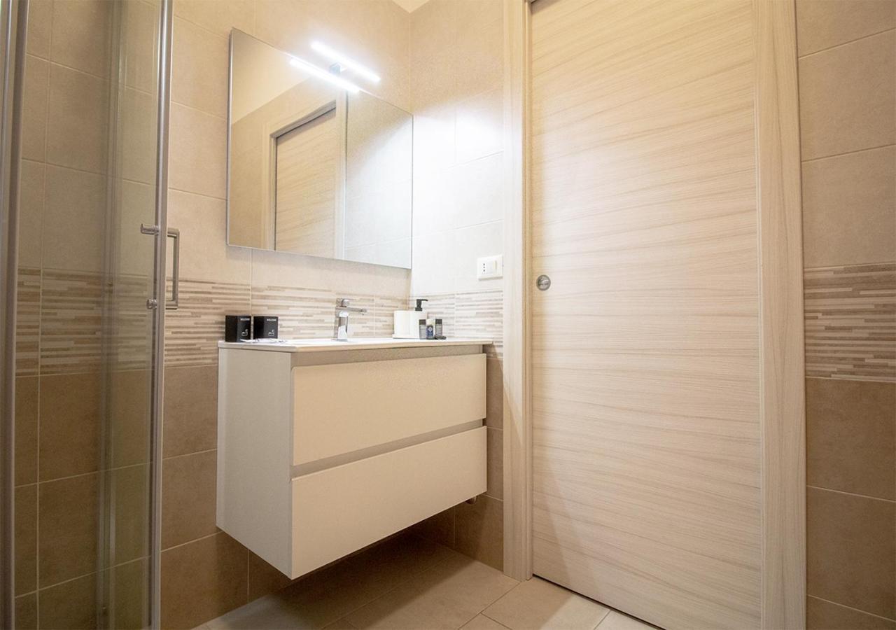 Athena Rooms - Parcheggio Privato Болонья Екстер'єр фото