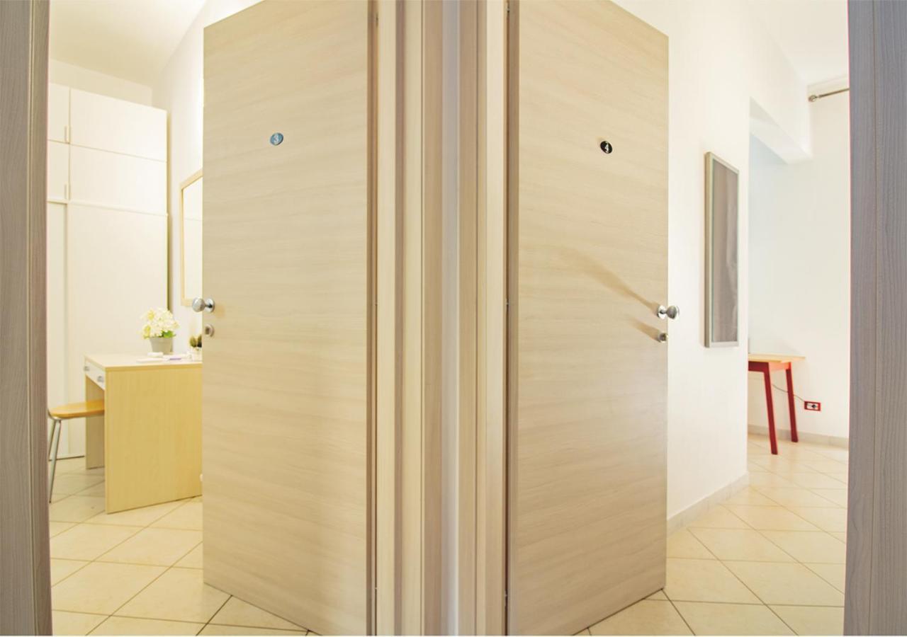 Athena Rooms - Parcheggio Privato Болонья Екстер'єр фото