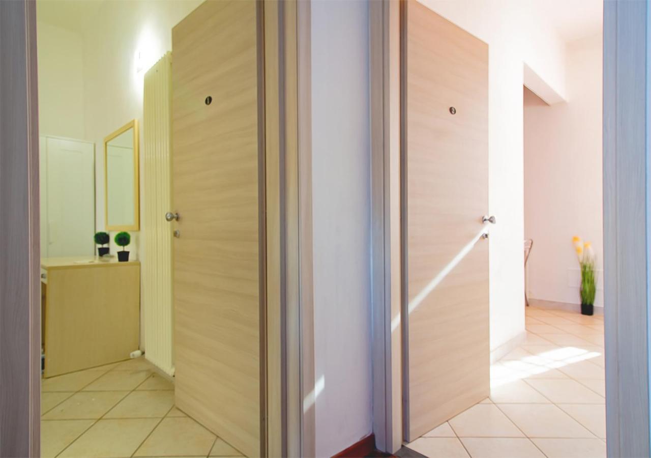 Athena Rooms - Parcheggio Privato Болонья Екстер'єр фото