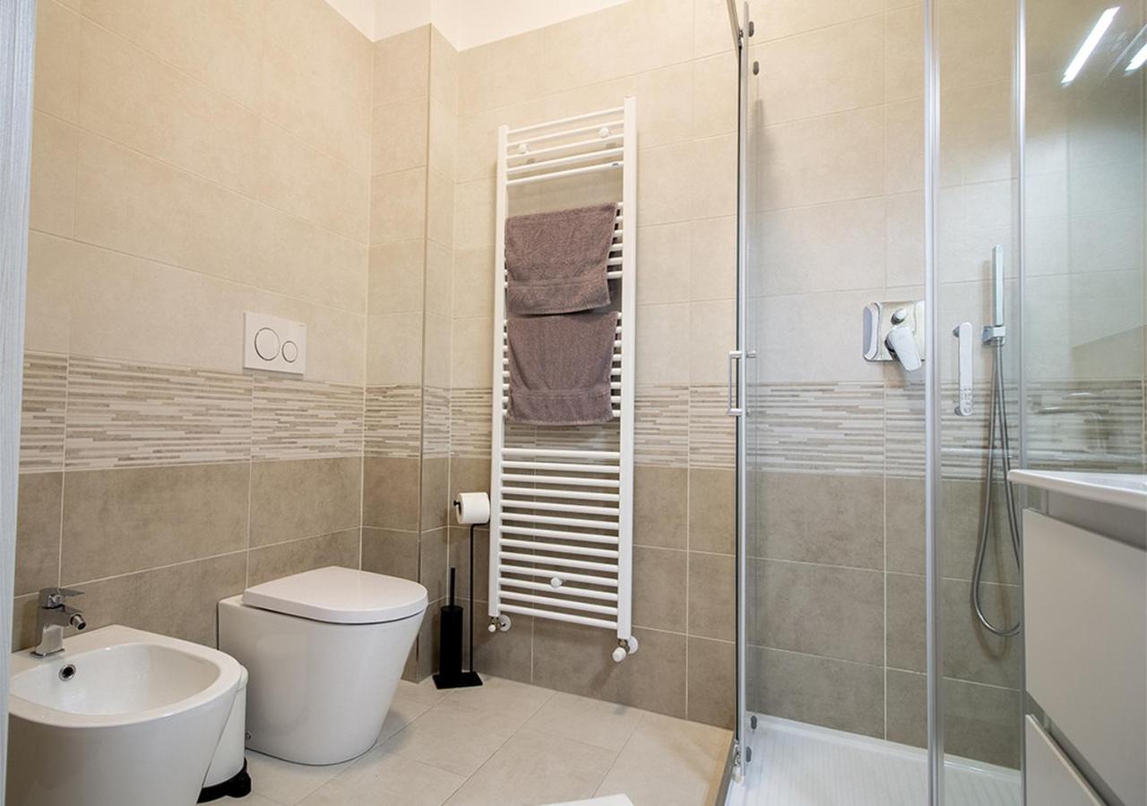 Athena Rooms - Parcheggio Privato Болонья Екстер'єр фото