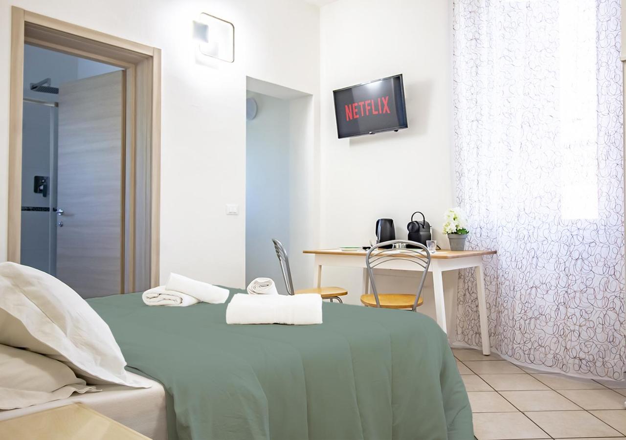 Athena Rooms - Parcheggio Privato Болонья Екстер'єр фото